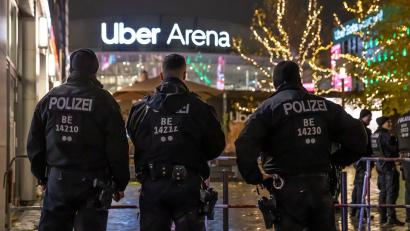 Bild: Andreas Gora/dpa
Nach dem Maccabi-Spiel der Basketballer bei Alba Berlin zog die Polizei eine positive Bilanz. (Archivbild)