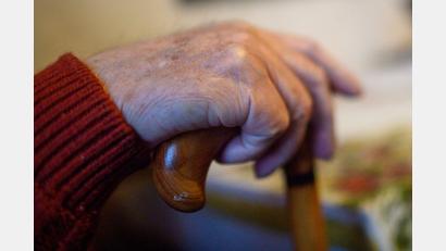 Bild: Klaus-Dietmar Gabbert/dpa
Das bayerische Landespflegegeld wird halbiert. (Symbolbild)