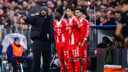 Bild: Tom Weller/dpa
Bayern-Trainer Vincent Kompany (links) kann mittlerweile wieder ordentlich von der Bank nachlegen.