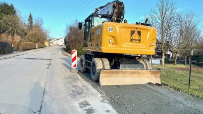 Bild: Gabi Schönberger
Die Baustelle für den Neubau der Hauptwasserleitung durch Reiserdorf pausiert über die Wintermonate. Im März werden die Arbeiten fortgesetzt.