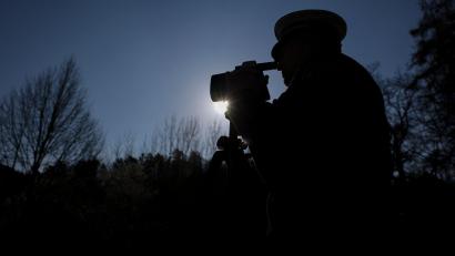 Bild: Jan Woitas/dpa
Der Autofahrer fuhr mehr als 90 Kilometer pro Stunde zu schnell. (Symbolbild)