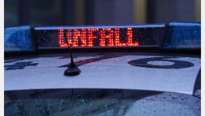 Bild: Marcus Brandt/dpa
Ein Mensch kommt bei dem schweren Unfall ums Leben. (Symbolbild)