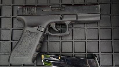 Bild: Bundespolizei
Die Bundespolizei stellte bei einer Kontrolle auf der A6 eine Schreckschusspistole sicher.