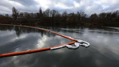 Bild: Karl-Josef Hildenbrand/dpa
Die Ursache für die Havarie ist wohl menschliches Versagen. (Archivbild)