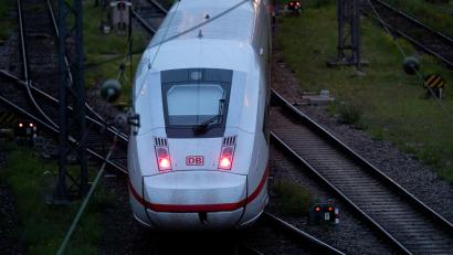 Bild: Sven Hoppe/dpa
Die Deutsche Bahn stellt ihren Fahrplan um. (Symbolbild)