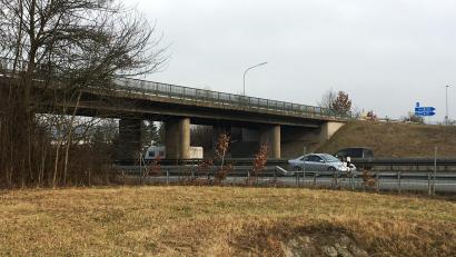 Archivbild: ihl
Die Brücke über die A 93 in Nabburg wird im nächsten Frühjahr abgerissen.