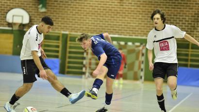 Bild: Hubert Ziegler
Die JFG Obere Vils (weiße Trikots) hat sich für die Endrunde bei den U17-Junioren qualifiziert.