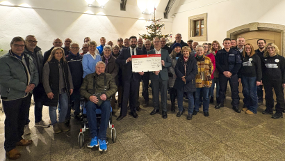 Bild: Sparkasse Neustadt
Die Vertreterinnen und Vertreter der begünstigten Vereine freuen sich über die finanzielle Unterstützung der Vereinigten Sparkassen.