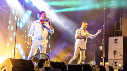 Bild: Gerhard Wingende Fotografie
Mit neuen Songs aus ihrem gleichnamigen Album „Bube Dame König“ machen Fredi und Martin auch in Amberg Station.