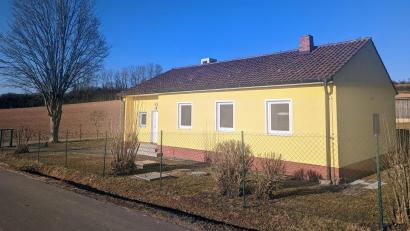 Bild: ak
Das Wasserhaus mit Entsäuerungsanlage der Wasserversorgung Kastl: Die Bürger müssen sich auf deutlich höhere Gebühren einstellen.