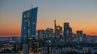 Bild: Boris Roessler/dpa
Die EZB beaufsichtigt die größten Banken im Euroraum. (Archivbild)