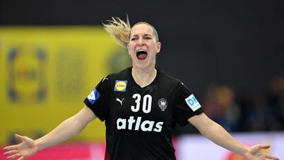 Bild: Federico Gambarini/dpa
Rechtsaußen Jenny Behrend hofft auf die erste WM-Medaille ihrer Karriere.