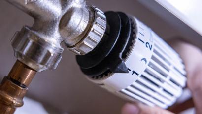 Symbolbild: Thomas Banneyer/dpa
Energie ist teuer. Um sie so günstig wie möglich einzukaufen, beteiligt sich die Stadt Pfreimd an der Bündelausschreibung für die kommunale Gasbeschaffung.