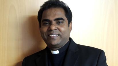 Archivbild: Bistum Regensburg/exb
Pfarrer Robert Julius Johnrose ist seit Januar 2022 Seelsorger der Pfarreiengemeinschaft Neusorg-Pullenreuth.