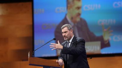 Bild: Karl-Josef Hildenbrand/dpa
Markus Söder greift die AfD frontal an.