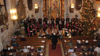 Bild: mnt
Nachdem der Kirchenchor zuletzt 2022 ein Weihnachtkonzert in die Pfarrkirche Thanstein veranstaltete, ist es in diesem Jahr wieder so weit. Die Besucher sind zum Mitsingen eingeladen.