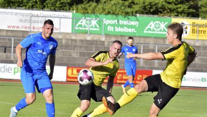 Archivbild: Hubert Ziegler
Johannes Böhm (links) verlässt den SV Schwandorf/Ettmannsdorf und geht zur SpVgg Landshut.