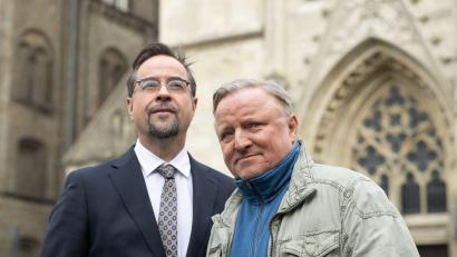 Archivbild: Bernd Thissen/dpa
Sie sollen in Münster weiter ermitteln: Jan Josef Liefers und Axel Prahl.