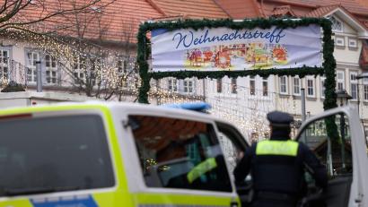 Bild: Swen Pförtner/dpa
Der Weihnachtsmarkt sei in Absprache mit den Veranstaltern wieder geöffnet, teilte eine Sprecherin der Polizei auf Nachfrage mit.
