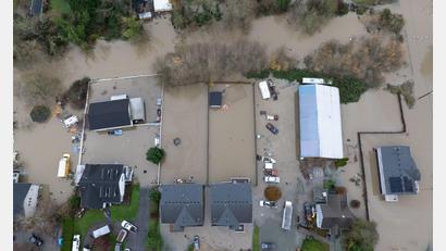 Bild: Stephen Brashear/AP/dpa
Tagelange Regenfälle hatten heftige Überschwemmungen im Bundesstaat Washington an der US-Westküste ausgelöst.