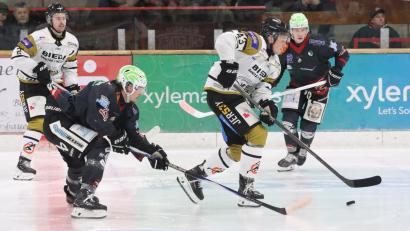 Bild: Roland Halmel
Der ERSC Amberg kassierte gegen die Peißenberg Miners eine 2:15 Niederlage.