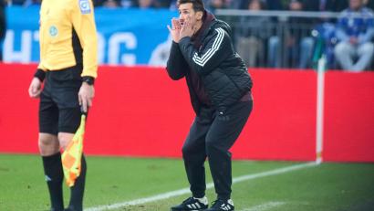 Bild: Bernd Thissen/dpa
Miroslav Klose hadert mit der Nürnberger Niederlage.