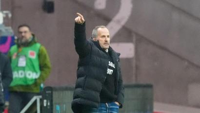 Bild: Marc Schüler/dpa
Baum beim Spiel in Frankfurt.