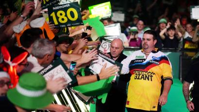 Bild: John Walton/PA Wire/dpa
Clemens bei der Ankunft im Ally Pally.