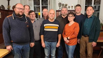 Bild: wel
Die Freie Wählergemeinschaft Gaisthal-Rackenthal hat die Kandidaten für die Stadtratswahl 2026 aufgestellt und hofft wieder auf zwei Mandate, wie sie gegenwärtig von Michael Präßl (fünfter von links) und Johannes Gillitzer (links) wahrgenommen werden. Mit im Bild die weiteren Kandidaten.