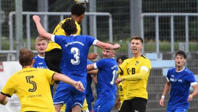 Bild: Gerhard Büttner
Die SpVgg SV Weiden ist Verfolger Nummer 1: Beim FC Amberg soll in der Restrunde der Platz an der Sonner verteidigt werden.