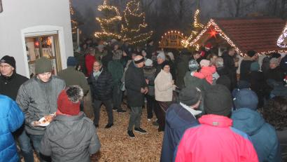 Bild: pi
Der Weihnachtsmarkt der Familie Wüst in Georgenberg ist wieder ein Besuchermagnet.