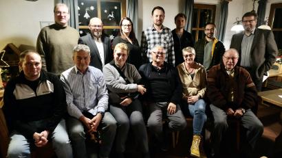 Bild: gsp
Die SPD-Kandidatinnen und Kandidaten für den Gemeinderat Ebermannsdorf mit Versammlungsleiter Johannes Foitzik (hinten rechts). Es fehlen Silvia Fendley und Elvira Steinl.