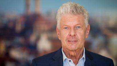 Bild: Peter Kneffel/dpa
Dieter Reiter will das Geld zwischen Bund, Ländern und Kommunen anders verteilen. (Archivbild)