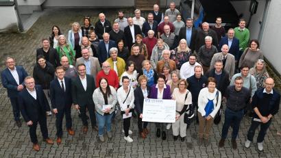 Bild: Stephanie Fuchs, VR Bank Amberg-Sulzbach eG
Mit einer Spendenaktion hat die VR Bank Amberg-Sulzbach eG kurz vor Jahresende zahlreiche karitative und soziale Einrichtungen in der Region unterstützt.