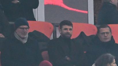 Bild: Sven Hoppe/dpa
Müller (m) sieht die Bayern-Mühen beim 2:2 gegen Mainz.