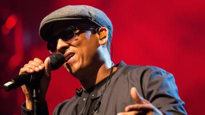 Bild: Alexandra Wey/Keystone/dpa
Xavier Naidoo kommt zurück auf die großen Konzert-Bühnen. (Archivbild)