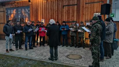 Bild: amö
Unter der Leitung von Richard Waldmann gab der neu gegründete Männerchor adventliche Weisen zu Gehör.