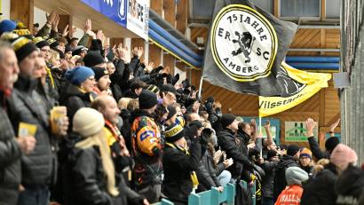 Archivbild: Hubert Ziegler
Einige Fans des ERSC Amberg traten am Freitagabend die lange Reise nach Peißenberg an. Einmal mehr blieben die Wild Lions erfolglos.