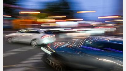 Bild: Jens Kalaene/dpa
Ältere Fahrer sind gemessen an ihrem Bevölkerungsanteil seltener in Unfälle verstrickt als jüngere. (Symbolbild)