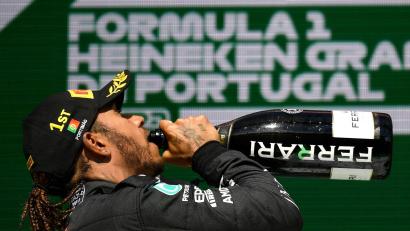 Bild: Gabriel Bouys/Pool AFP/dpa
Formel 1 zurück in Portugal: Die ersten beiden Rennen in Portimao gewann Lewis Hamilton. (Archivbild)