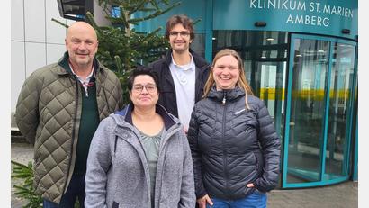 Bild: Verena Uschold, Klinikum St. Marien Amberg
Die Zahntechniker Stefan und Fabian Karzmarczyk spenden 1500 Euro an das Kinderpalliativteam am Klinikum Amberg