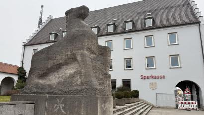 Archivbild: Gabi Schönberger
Die Sparkasse Oberpfalz Nord fusioniert 2026 mit den Vereinigten Sparkassen Eschenbach, Neustadt/WN, Vohenstrauß. Dem Vertrag dafür hat der Weidener Stadtrat zugestimmt.