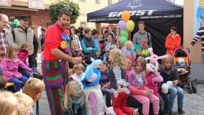 Archivbild: frd
Die Marktsonntage in Oberviechtach sind seit vielen Jahren ein Anziehungspunkt für Familien auch aus den Nachbarlandkreisen. Der Stadtrat hat nun die Termine bis 2028 festgelegt.