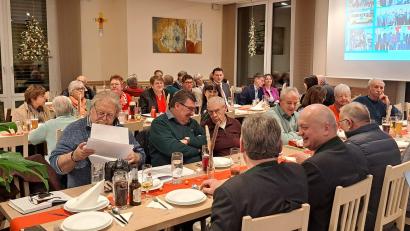 Bild: wel
Eine große Gemeinschaft feierte das 40-jährige Bestehen des Bürgerbusses im Landkreis Schwandorf.