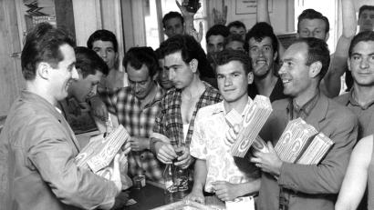 Bild: Hans Heckmann/dpa
Das Anwerbeabkommen mit Italien wird am 20. Dezember 70 Jahre alt. (Archivbild)