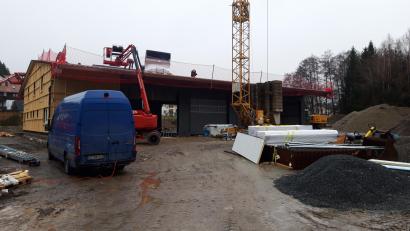 Bild: wkr
Die Außenarbeiten an der neuen Bauhofhalle in Mehlmeisel sind fast fertig. Im Januar wird der Innenausbau abgeschlossen.