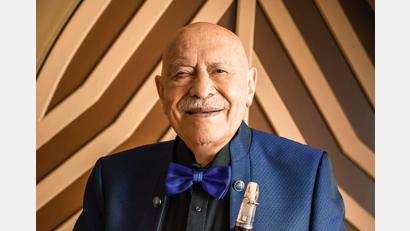 Bild: Kai Weise/exb
Mit ihrem neuen Konzertprogramm "For a Better World" schlagen Giora Feidman (Bild) und der iranische Komponist Majid Montazer ein weiteres Kapitel ihrer künstlerischen Zusammenarbeit auf.