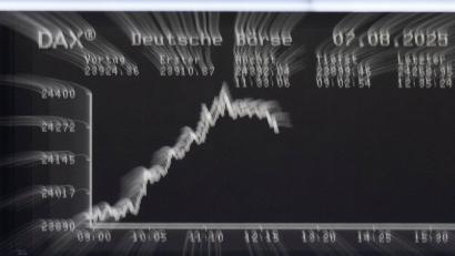 Bild: Boris Roessler/dpa
Die EU will, dass mehr Kleinanleger an den Finanzmärkten investieren.