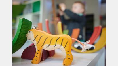 Bild: Bernd Thissen/dpa
13 Kinderkrippen und Kindertagesstätten gibt es in Sulzbach-Rosenberg. Mit dem Neubau der Kita Krötensee werden künftig alle Mädchen und Buben einen Betreuungsplatz bekommen.