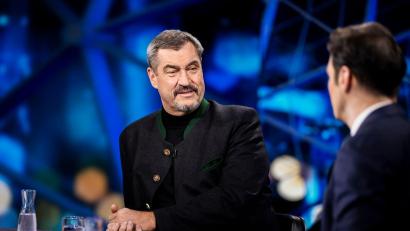 Bild: Christoph Soeder/dpa
Markus Söder fordert eine weitere Korrektur der Verbrenner-Pläne der EU.